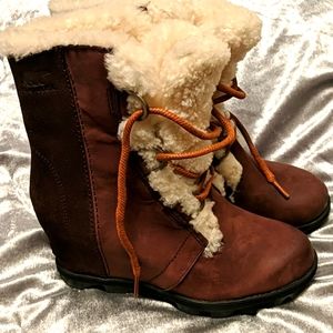 Warm stylish red Sorel boots!
